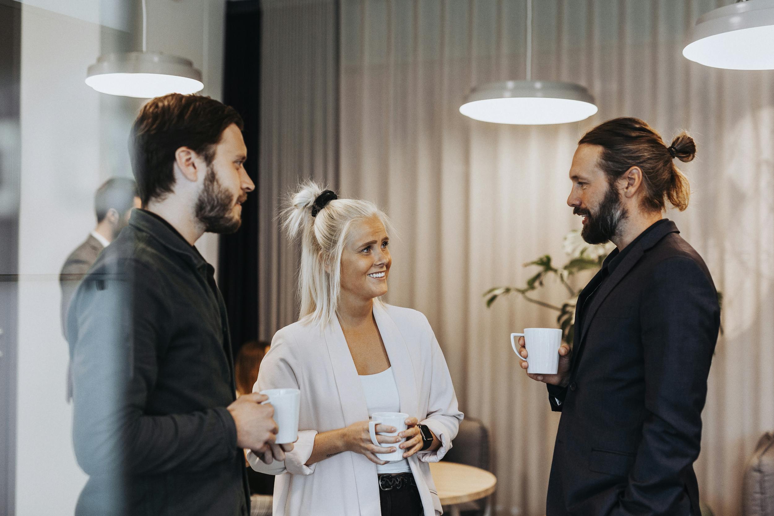 Samstarfsfélagar á kaffistofunni