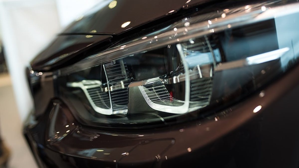 Nouveaux modeles de phares au laser des vehicules motorises