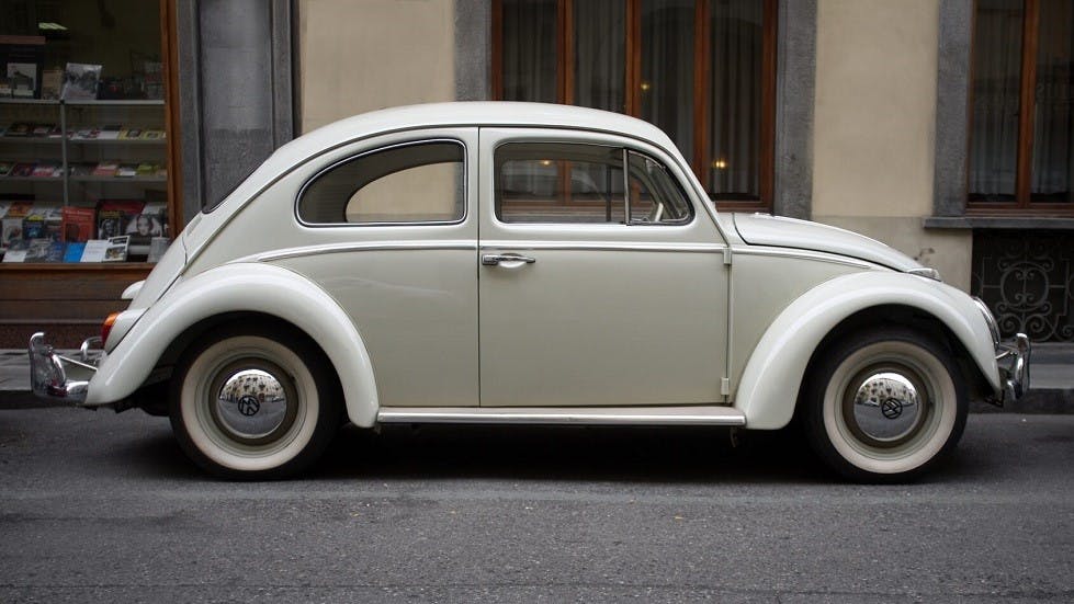 Coccinelle, automobile a propulsion arriere