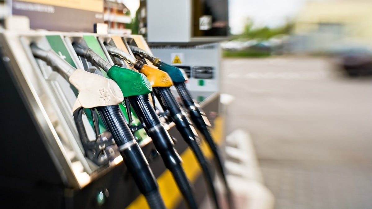 Didderents pistolets de pompes a carburant des vehicules