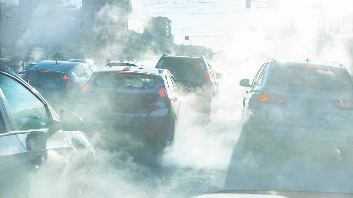 Voitures polluantes en agglomeration