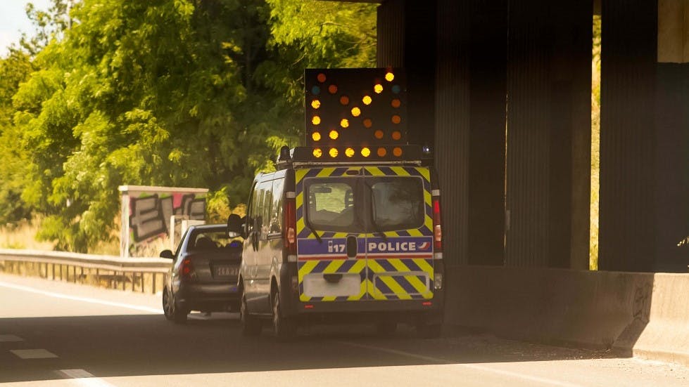 Controle de police aleatoire realise en dehors d'une agglomeration