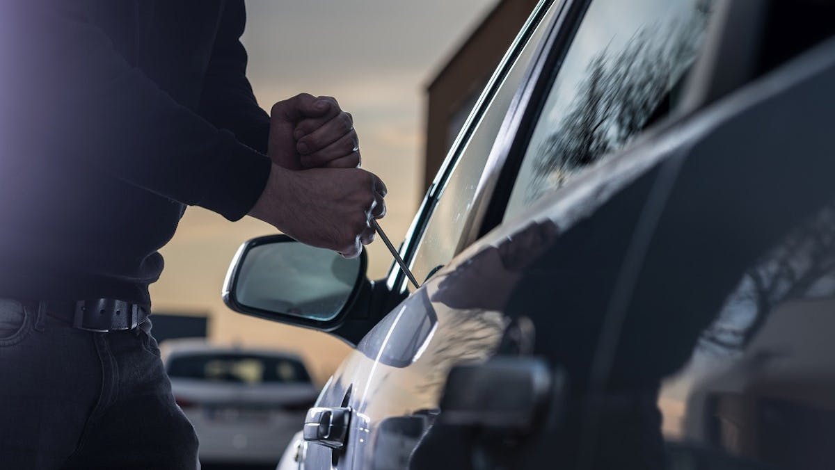 Vol de voiture avec effraction