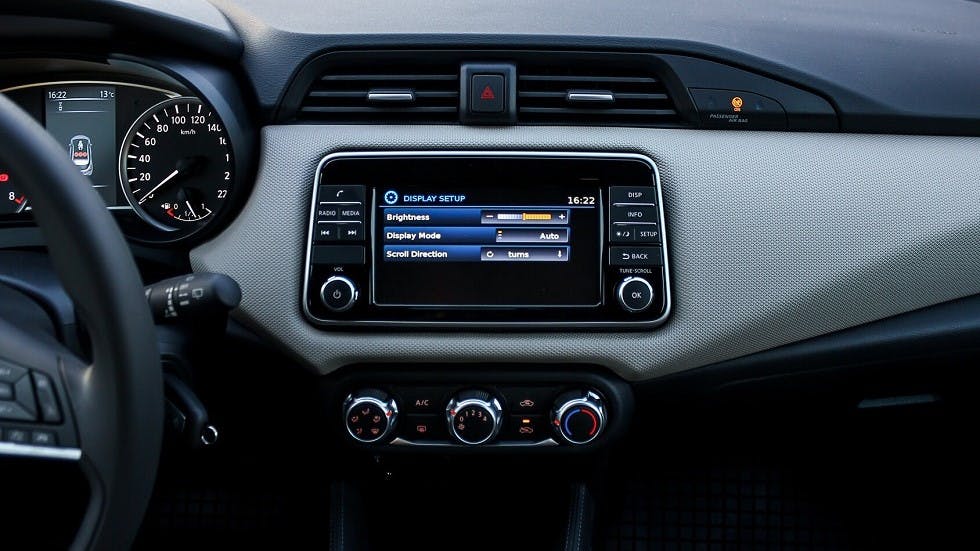 Radio moderne dans une automobile