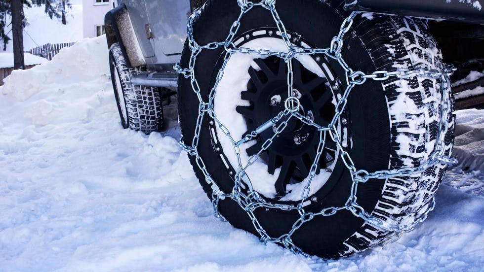 chaines a neige utilisation avantages et inconvenients ornikar
