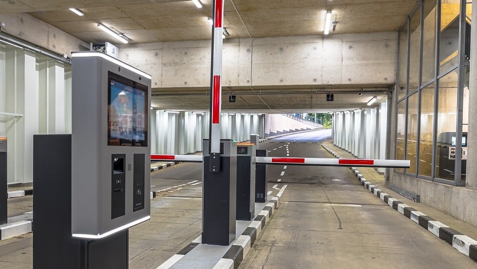 Sortie de parking souterrain