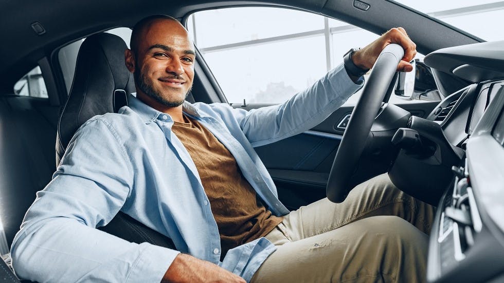 Automobiliste installe dans son véhicule