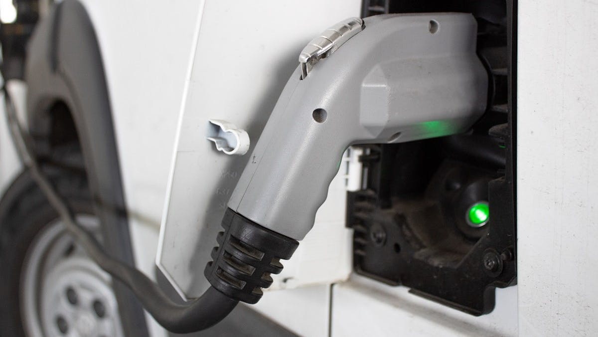 Prise de recharge d'un camion electrique