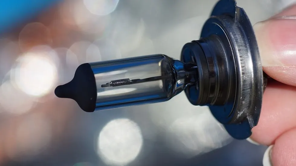 Le voyant d'alerte d'ampoule défaillante Ornikar — free download