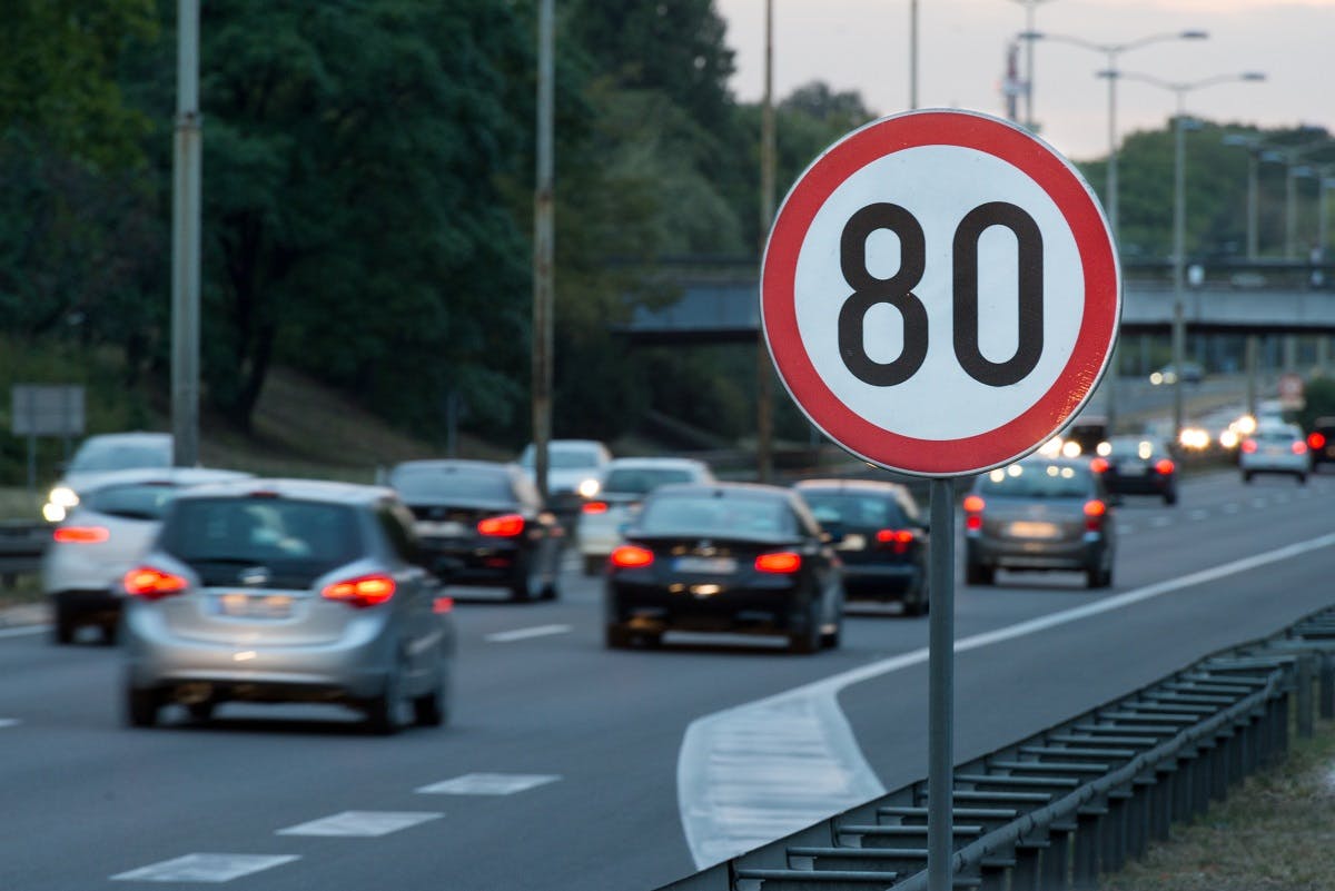 Panneau de limitation a 80 km/h