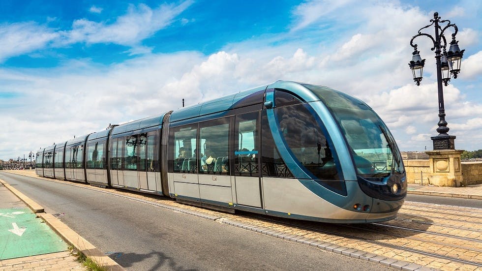 Tramway circulant a Bordeaux