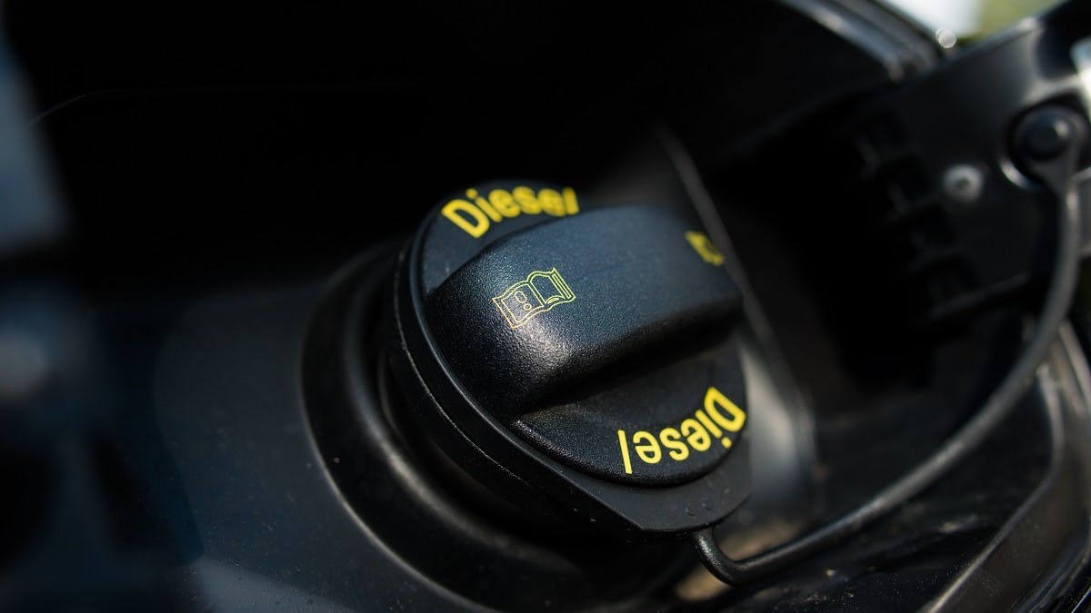 Bouchon de reservoir d'une voiture diesel