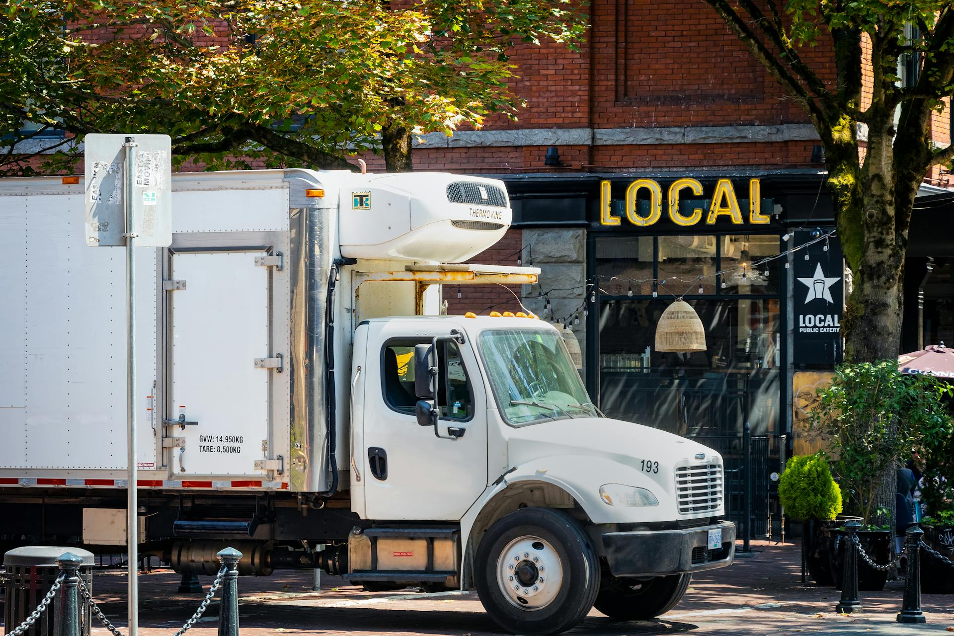 Comprehensive Guide to Food and Beverage Distribution