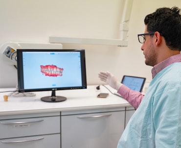 Visualisation du scan dentaire pour le traitement d'alignement dentaire Orthlane