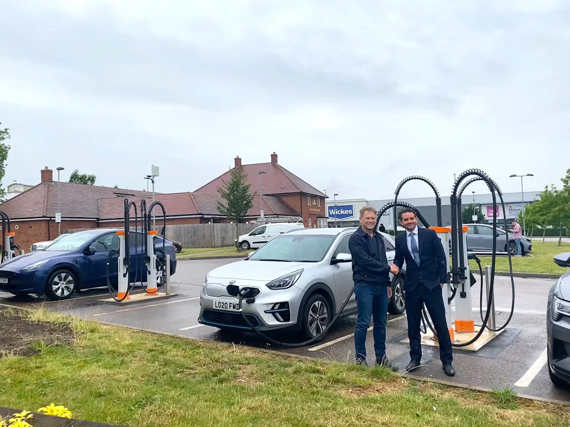 Grant Shapps, Secretary of State for Energy Security and Net Zero and MP for Welwyn Hatfield, with Osprey Charging CEO Ian Johnston at the new charging hub