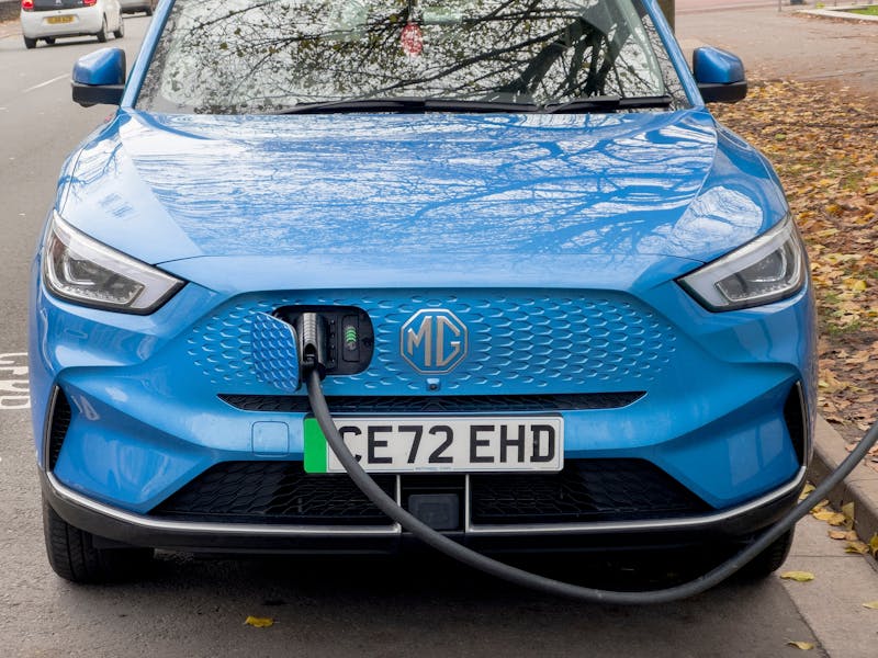 How much does it cost to charge an electric car?
