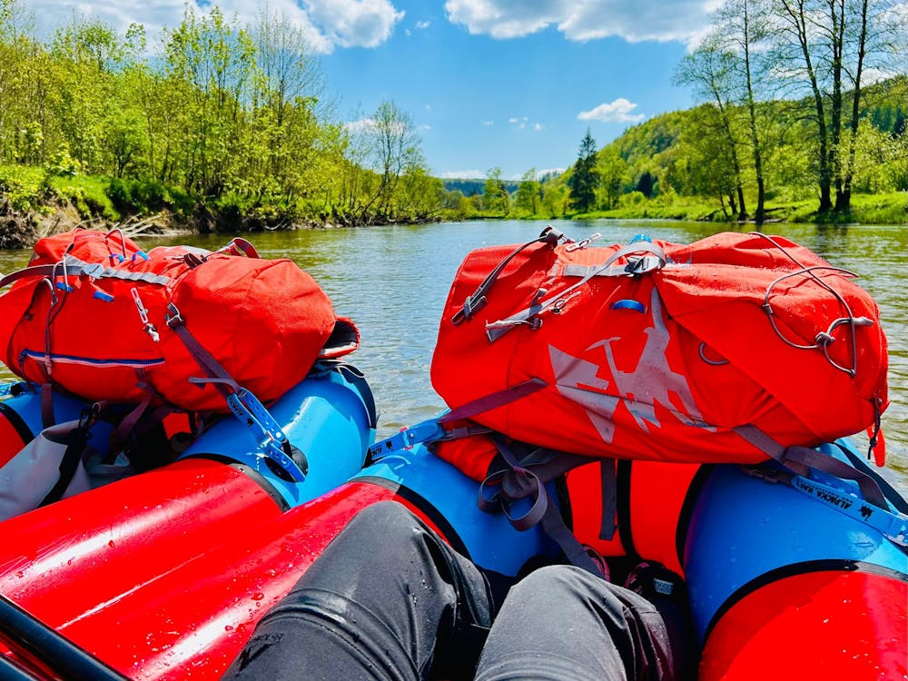 Packraft- en hikingtocht door de ongerepte landschappen van de Ardennen