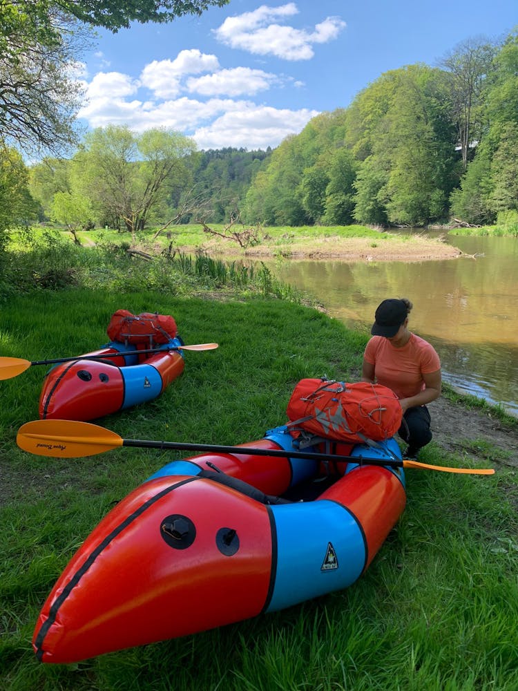 Natuurliefhebbers ontdekken de Semois met packrafting en wandelen