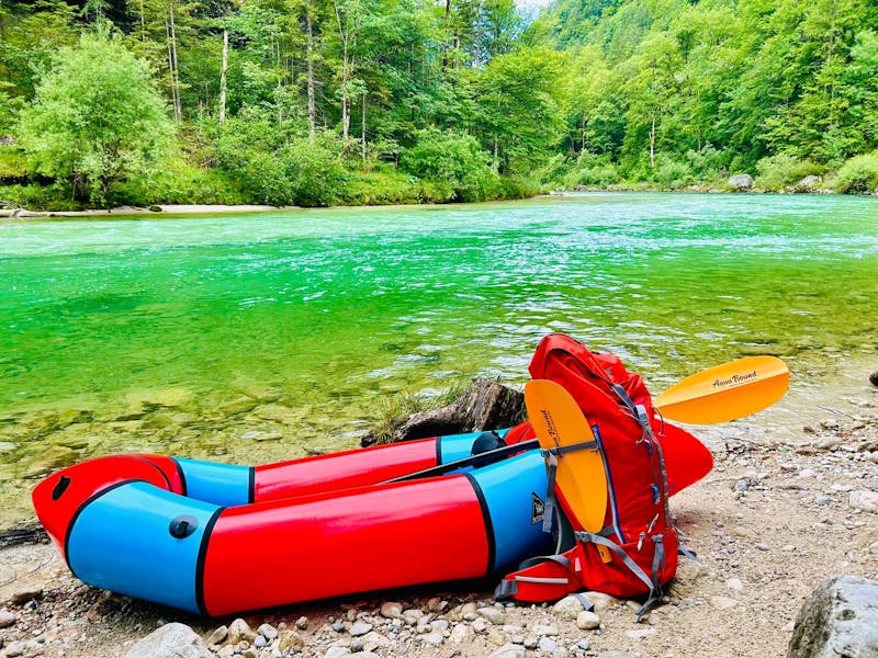 Österreich: Berge und Packraft.