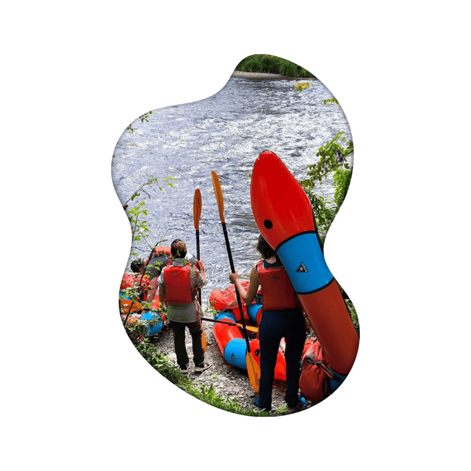 Samen het water op tijden packraften in de ardennen