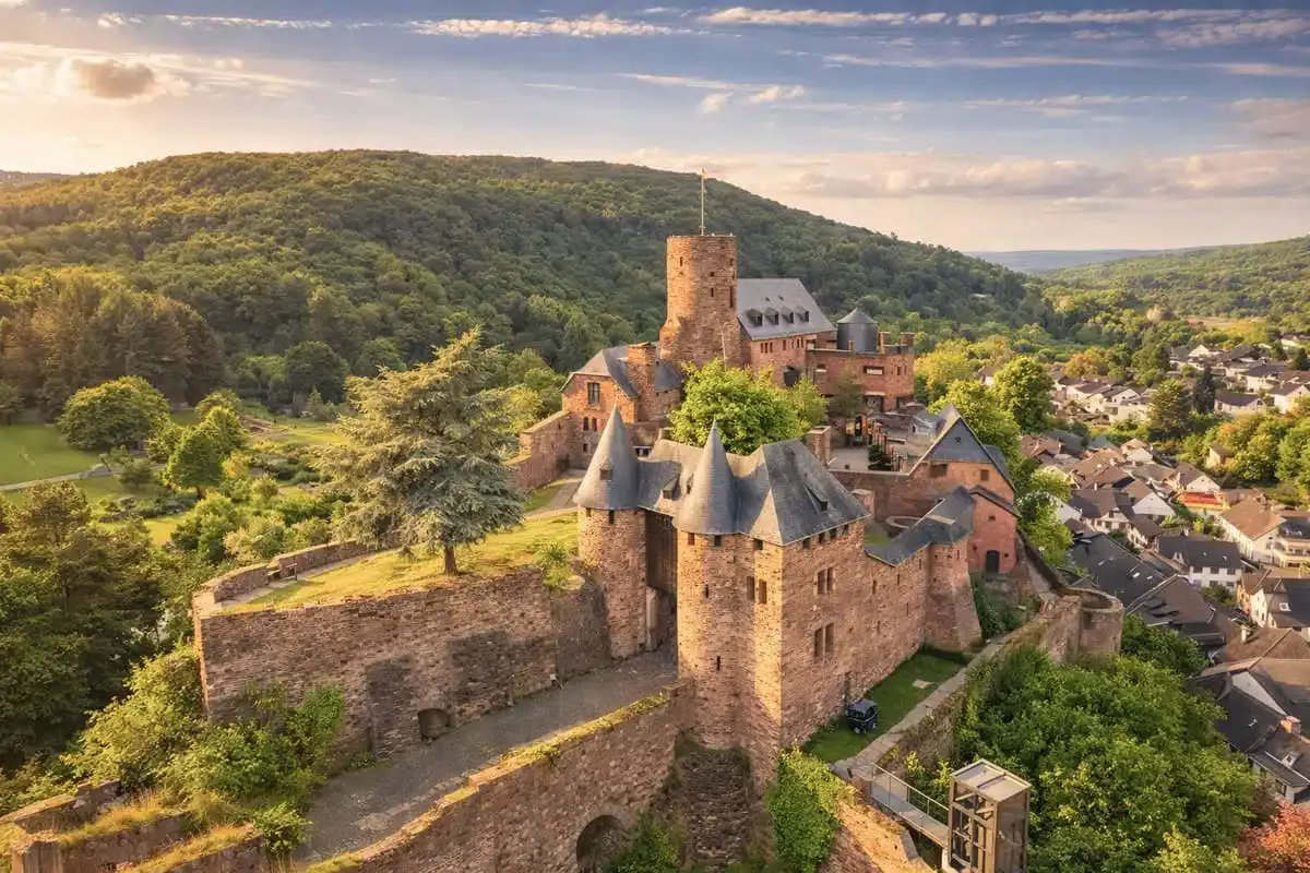 indrukwekkende Kasteel Hengebach packrafttrip