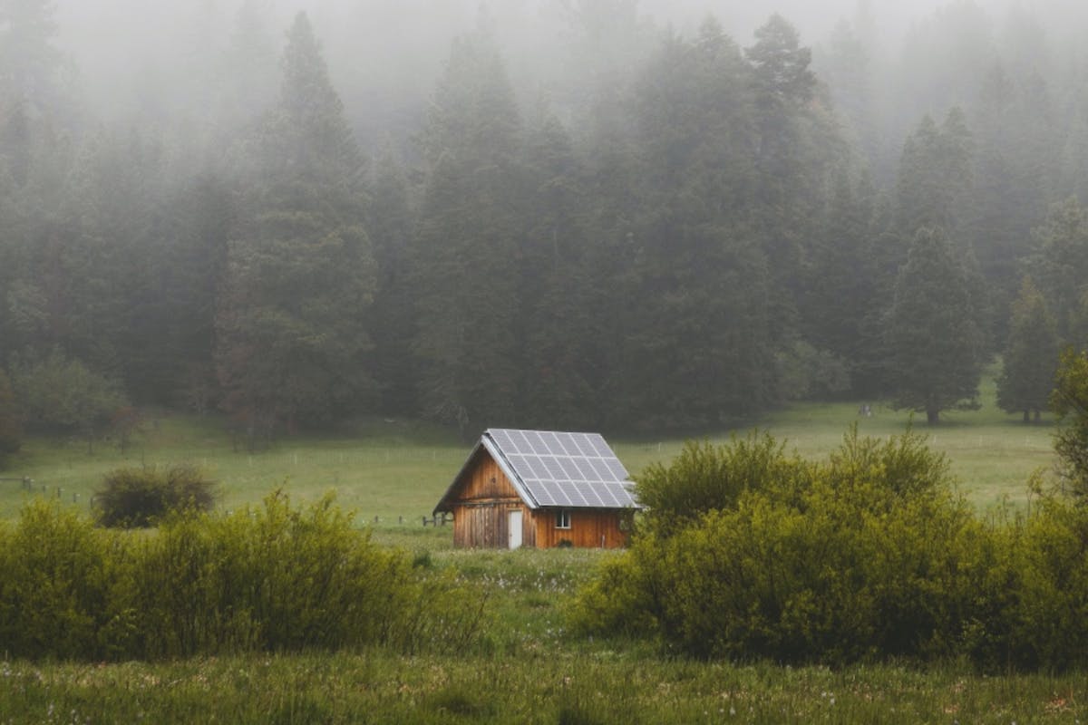 A home with solar power that has gone off the grid and is no longer connected to the utility power grid.