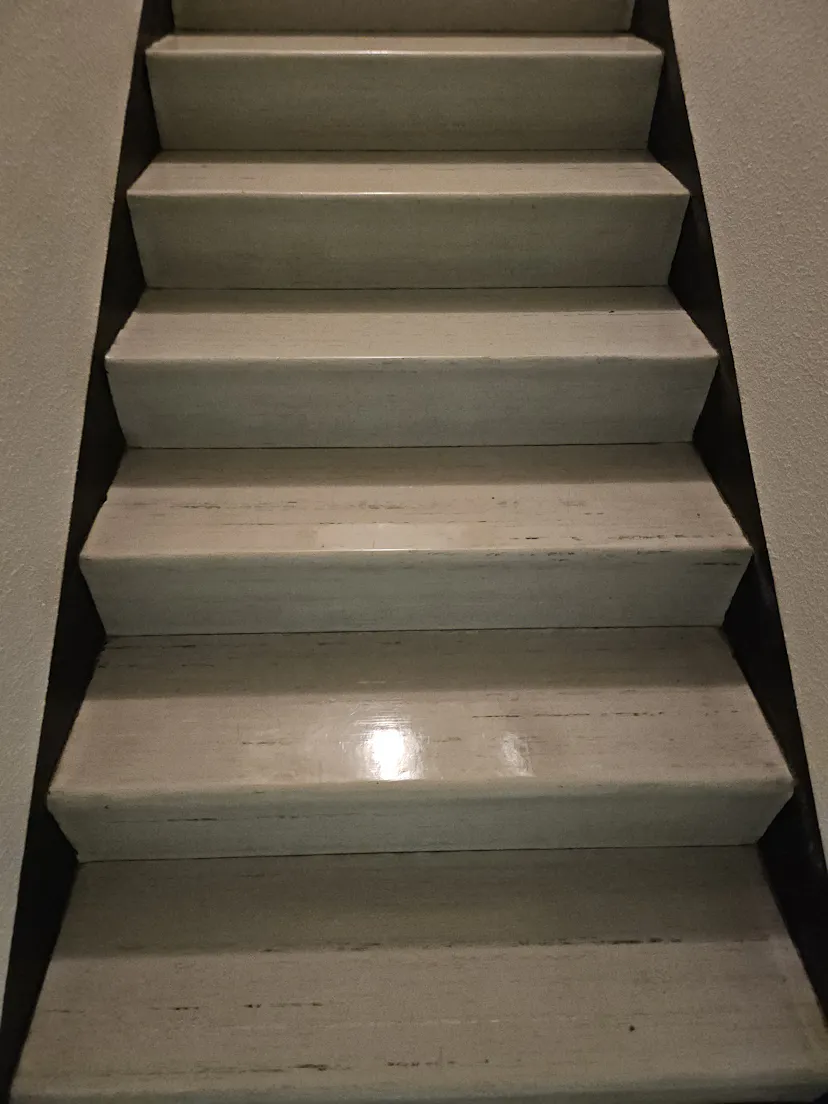 Treppenhaus sauber nachher Bild