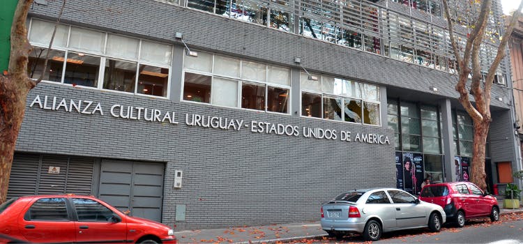 Fachada Alianza Cultural URU-EEUU
