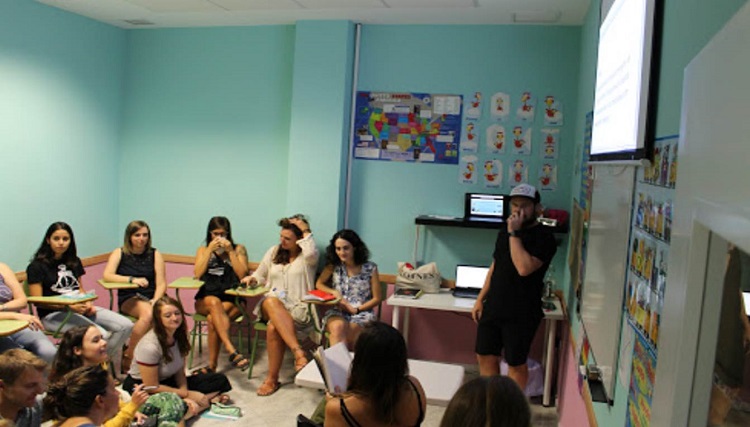 Sal&oacute;n de clases en Sevilla del TEB Idiomas