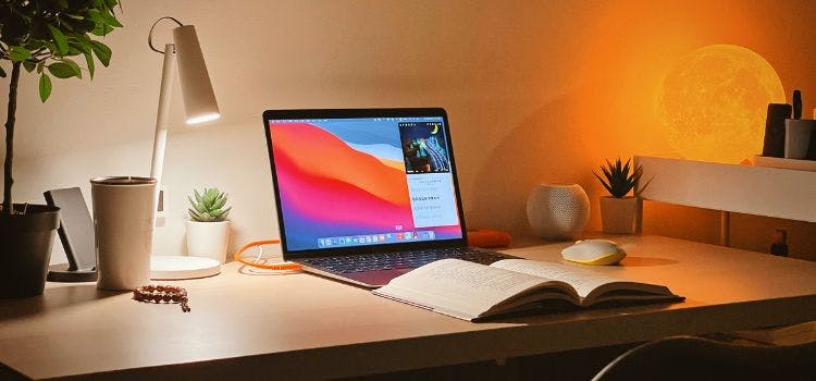 Vantagens e desvantagens de um curso online