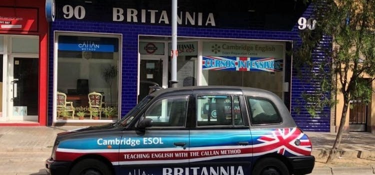Fachada de la academia Britannia