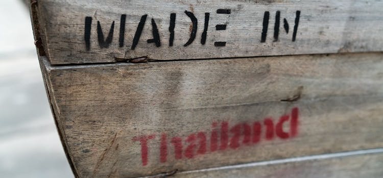 Caja "Made in Thailand"