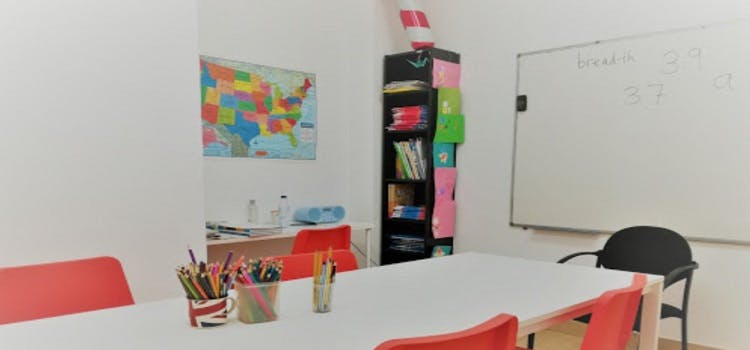 Salón de clases de Lewis Academy