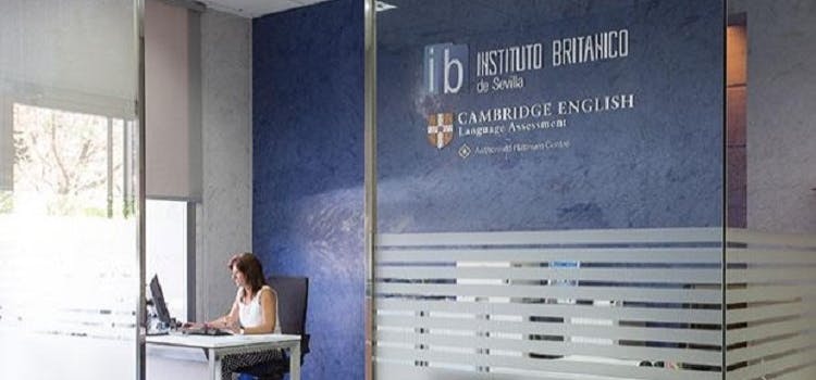 Fachada del Instituto británico de Sevilla