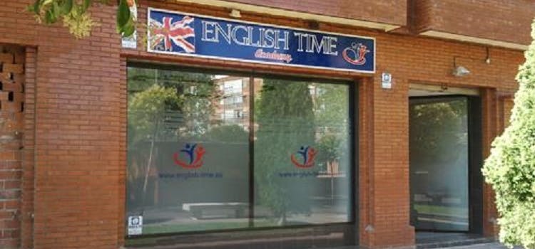 Fachada del curso de inglés English time