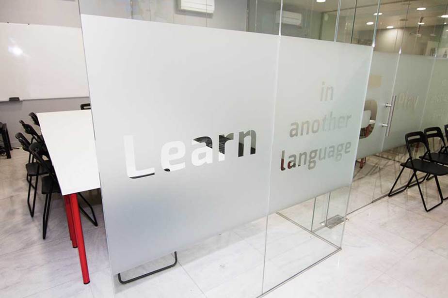 Academia LM Idiomes para aprender ingl&eacute;s en Lleida | Sal&oacute;n de clases