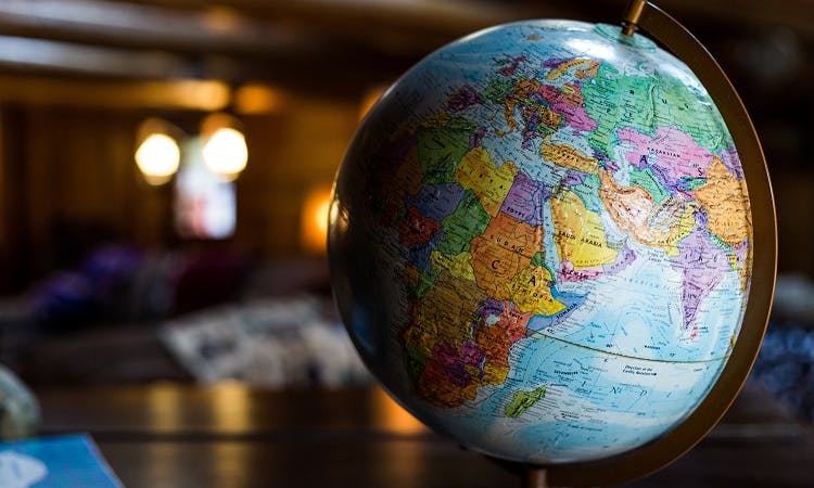 Globo terraqueo de plastico | idiomas mas hablados del mundo