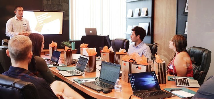 Vocabulário básico das profissões - sala de conferências