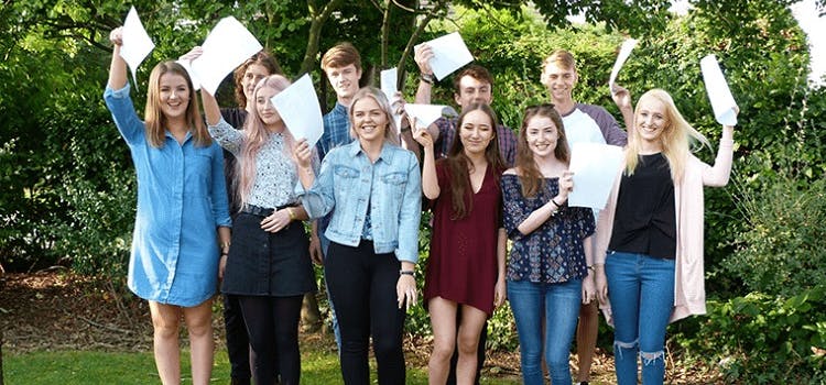 Alumnos de la academia de inglés "Inglessa"