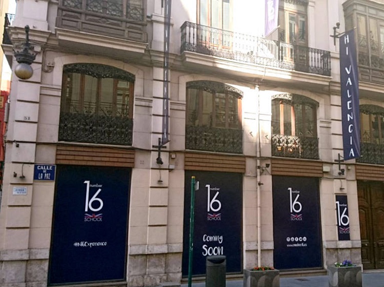 Number 16 School Fachada