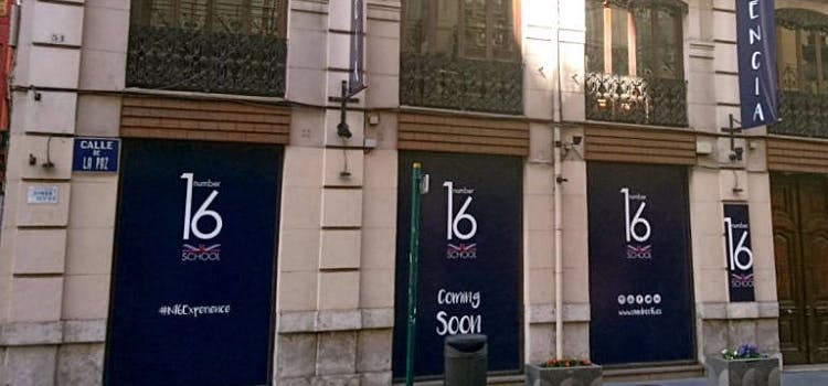 Number 16 School Fachada