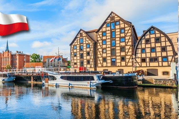 Bydgoskie spichrze nad Brdą