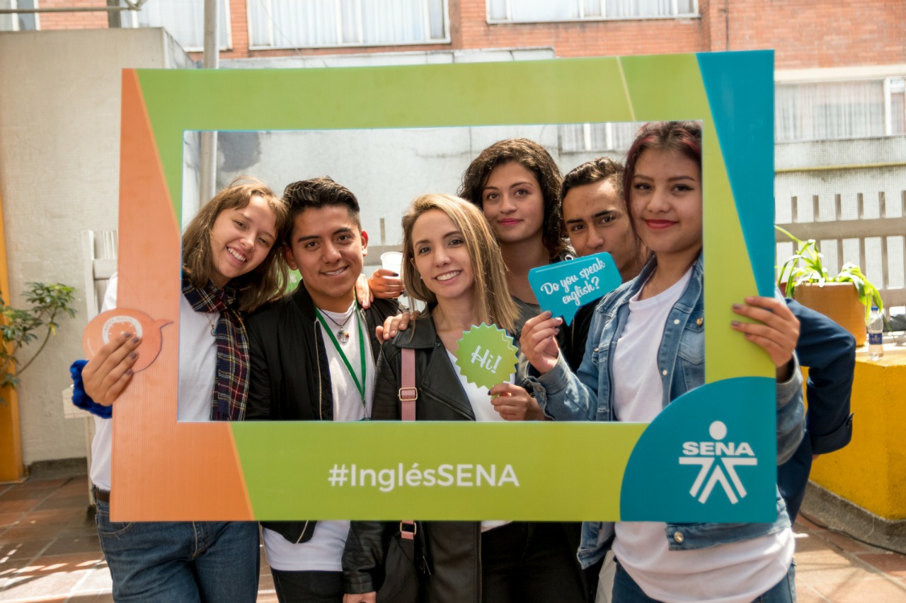 grupo de estudiantes sena

