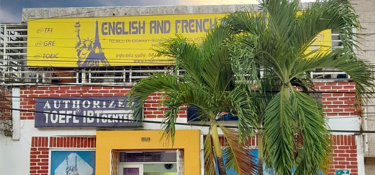 Fachada English and French Institute