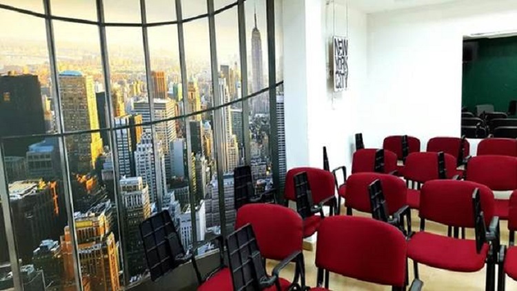 Aprender ingl&eacute;s con New Language Institute | Sal&oacute;n de clases en sevilla