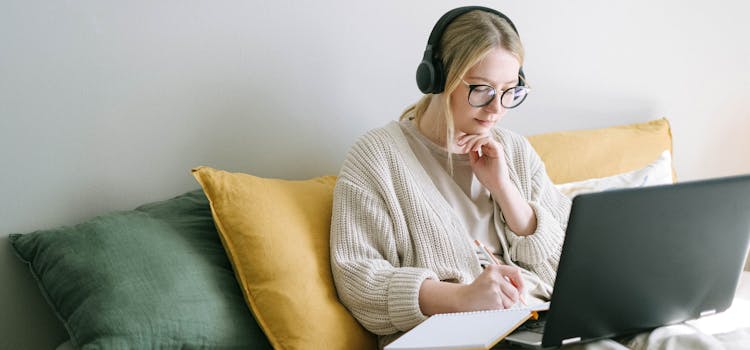 Listen to audios in British English