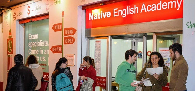 Fachada de Native English Academy | People
