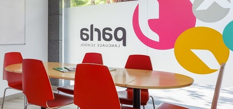 Parla language recepción