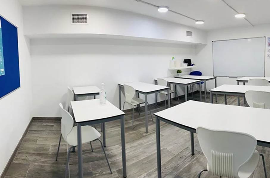 Salon de clases ilerlleng&uuml;es en Lleida