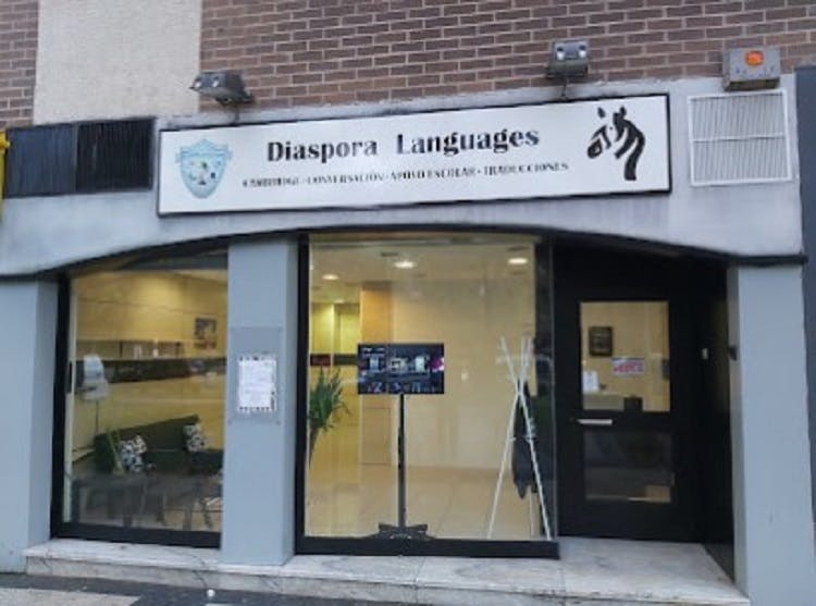 Fachada de Diaspora Languages en zaragoza.